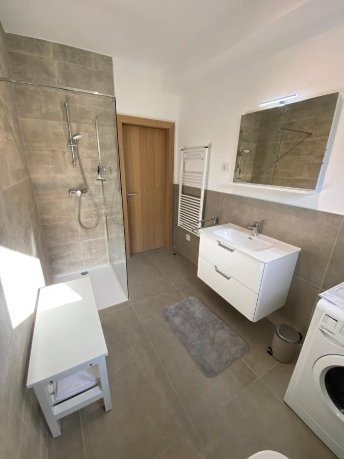 Apartment Lucie Plomin Eksteriør bilde